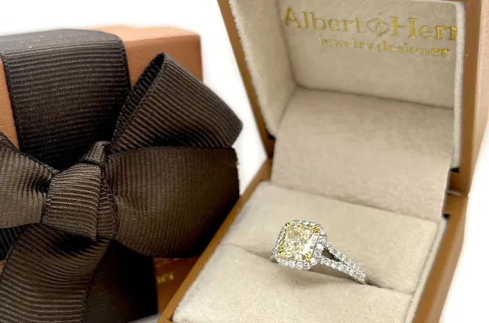 Albert Hern Rings Ring Platinum GIA Fancy Yellow Diamond Pave Split Shank