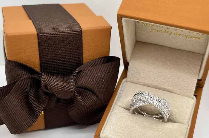 Rings Ring 18kt Gold Baguette Round Diamonds Cross Band Albert Hern